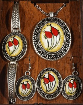 Ensemble de bijoux Iznik motif tulipe rouge fond jaune - 2