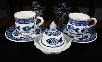 Ensemble de café en poterie de motif carpe - 1