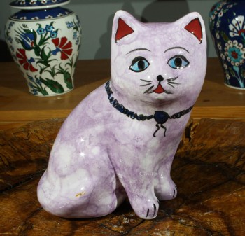 Figurine de poterie de chat innocente - 1