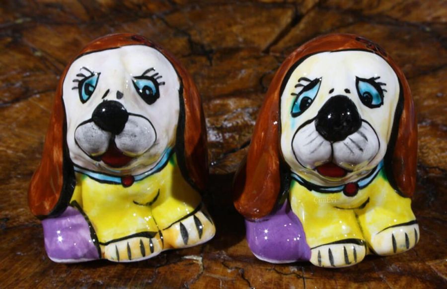 Figurines de chiens aux longues oreilles - 1
