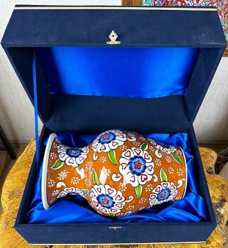 Flower Motif Iznik Shah Vase - 3