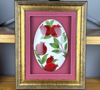 Geschenk für Botschafter – Handgefertigtes Iznik-Keramikpaneel mit Rosenmotiv im Passepartout - Çini Evi