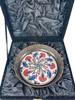 Goldfarbene Zuckerdose mit Tulpen- und Nelkenmotiv – Symbolischer Luxus im osmanischen İznik-Stil - Çini Evi (1)