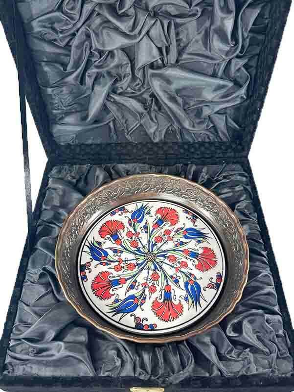 Goldfarbene Zuckerdose mit Tulpen- und Nelkenmotiv – Symbolischer Luxus im osmanischen İznik-Stil - 2