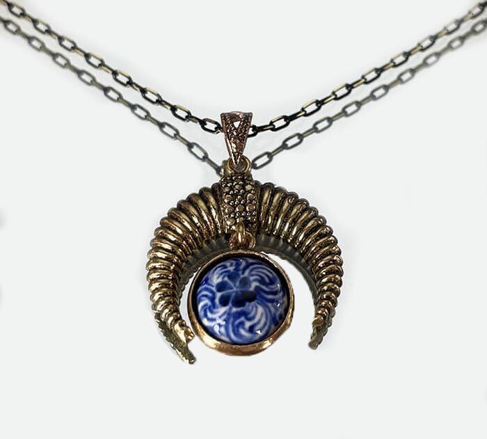 Halic and Clover Iznik Ceramic Crescent Necklace - 1