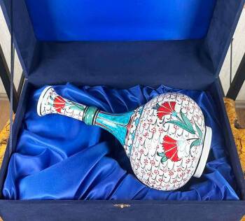 Haliç Desenli Karanfiller – İznik Çini Vazo - 2