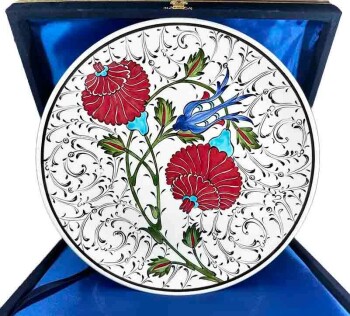 Handgefertigter Iznik-Teller mit Haliç- und Granatapfelmotiv – 25 cm Spezialdesign - Çini Evi