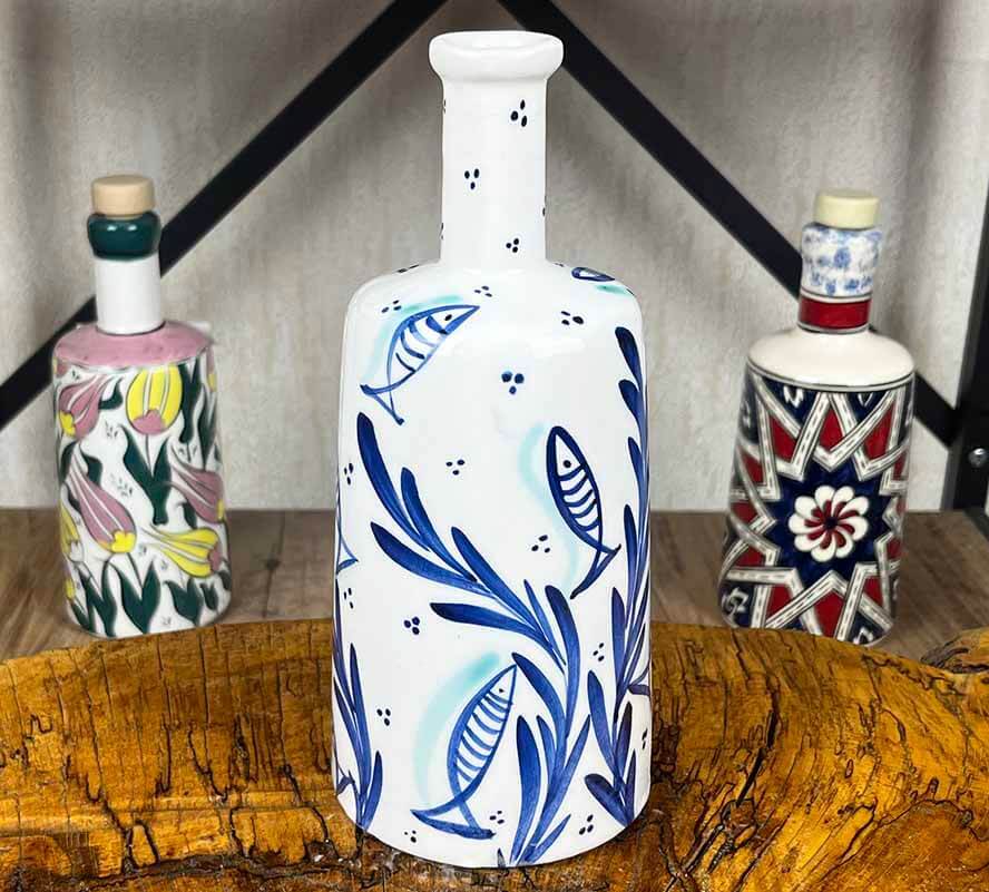 Handgefertigter Olivenölspender mit blauen Fischmotiven 550 ml - 1