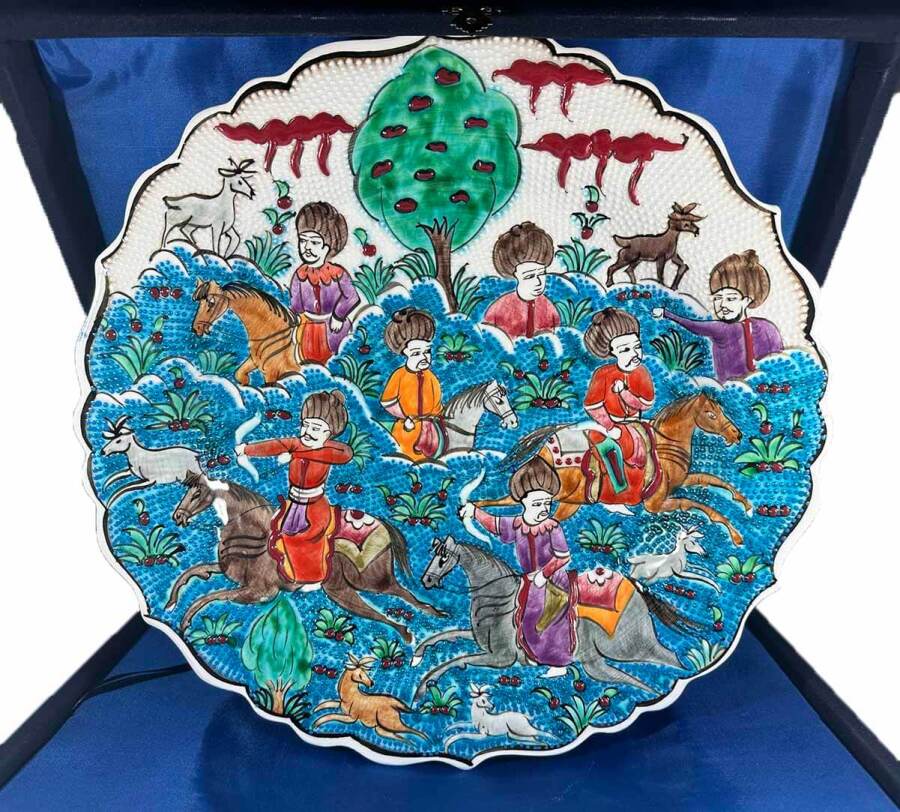 Handmade Miniature Iznik Ceramic Plate - Ottoman Hunting Scene - 1