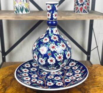 Hayat Ağacının Zarafeti – İznik Çini Vazo Tabak Seti - Çini Evi