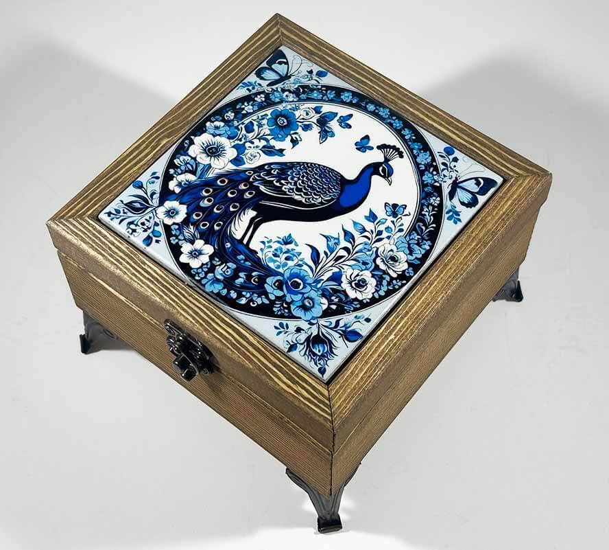 Holz-Schmuckbox mit Pfauenmotiv - 1