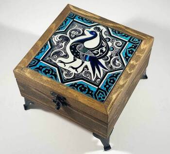 Holz-Schmuckbox mit seldschukischem Vogelmotiv - 1
