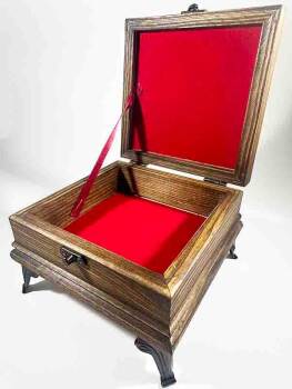 Schmuck- und Aufbewahrungsbox aus Holz mit Palastpferd-Motiv - 2