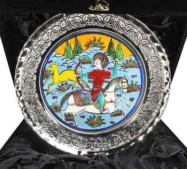 Hunting Scene Motif Silver Ceramic Plate - 1