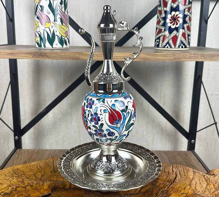 هدية لشريك العمل – طقم إبريق خزفي من إزنيق مطلي بالفضة - 1