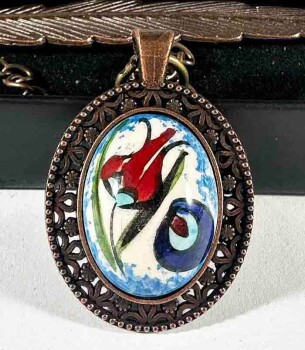 İznik Çini Lesezeichen mit Çintemani- und Tulpenmotiv – Symbol für Stärke und Schönheit - Çini Evi