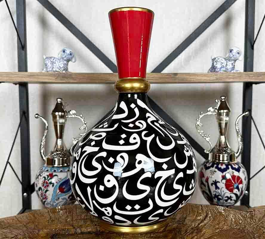 İznik Çini Vase mit Kün Fe Yekün Motiv – Handgefertigtes Meisterwerk - 1
