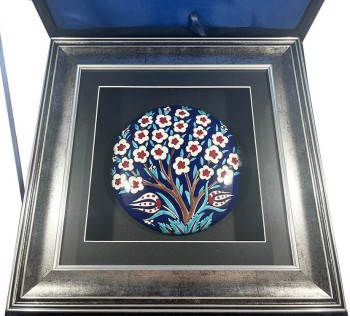 Gerahmtes Iznik-Keramikbild mit Lebensbaum und Tulpe - 3