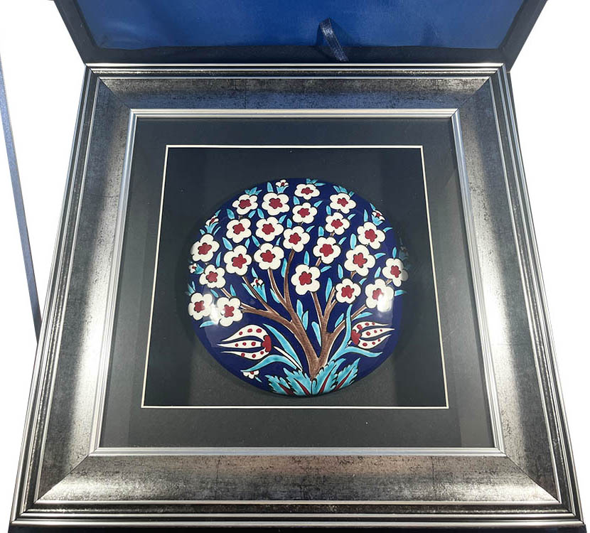 Gerahmtes Iznik-Keramikbild mit Lebensbaum und Tulpe - 3