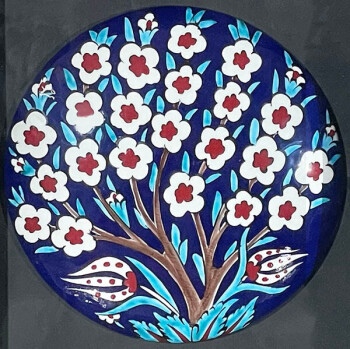 Gerahmtes Iznik-Keramikbild mit Lebensbaum und Tulpe - 2