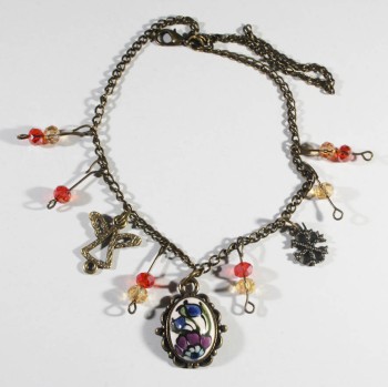 İznik Fußkettchen mit Çiçek Bahçesi-Motiv – Handgefertigter Blütenschmuck aus osmanischer Tradition - Çini Evi