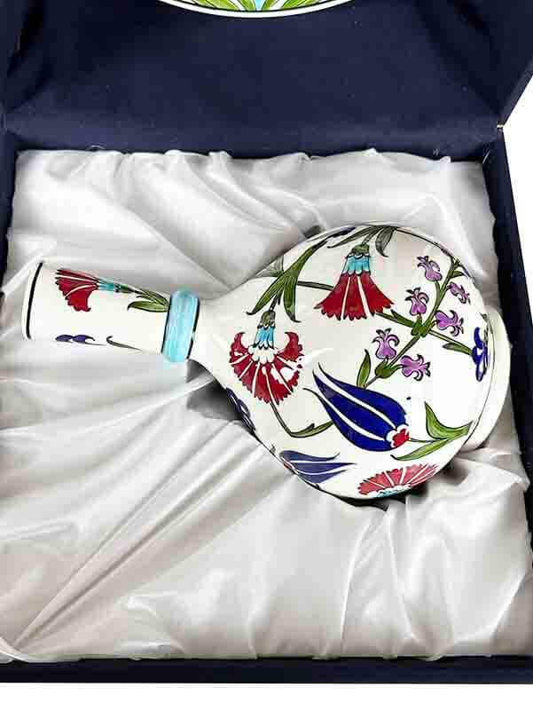 Iznik Geschenkset mit Tulpen- und Nelkenmotiv – Handgefertigte Vase & Teller im Luxusetui - 4