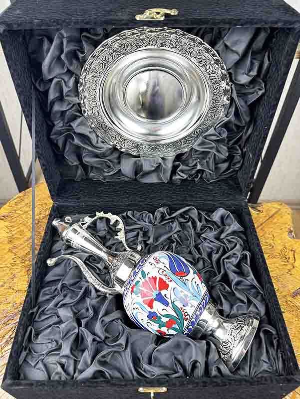 Iznik Ibrik mit Tulpen- und Nelkenmuster – Handgefertigt, 30 cm - 2