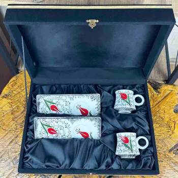 Iznik-Kaffee-Präsentationsset mit roter Tulpe und Haliç-Motiv – Stilvolles Design - 4