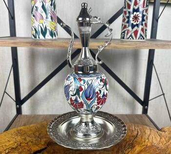 Iznik-Keramik-Kannen-Set mit traditionellem Tulpen- und Nelkenmuster - 1