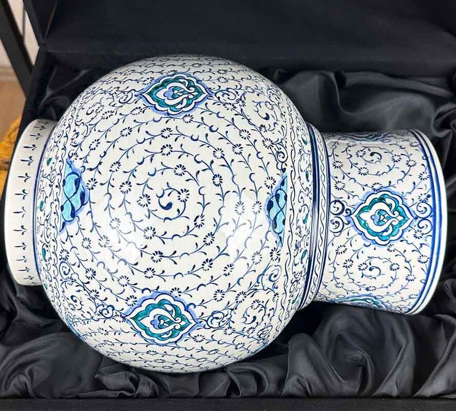 Iznik-Keramik-Schahvase mit Haliç-Motiv - 2