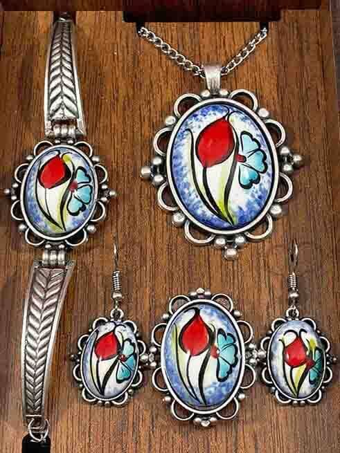 Iznik-Keramik-Schmuckset auf blauem Grund - 2