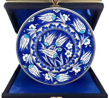 Iznik-Keramikteller mit blau-weißem Tulpengarten-Motiv 18 cm - Çini Evi