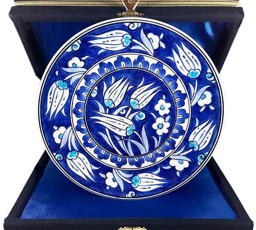 Iznik-Keramikteller mit blau-weißem Tulpengarten-Motiv 18 cm - 1