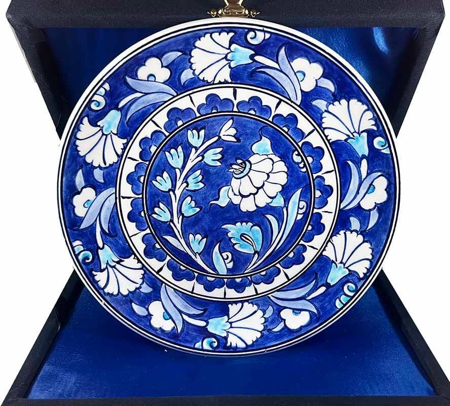 Iznik-Keramikteller mit blauem Nelkenmotiv 18 cm - 1