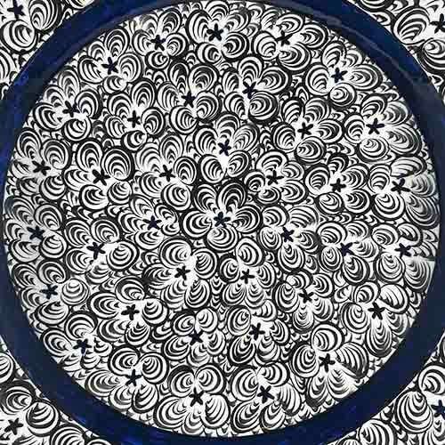 Schwarz-weiße Harmonie – Iznik-Keramikteller - 2
