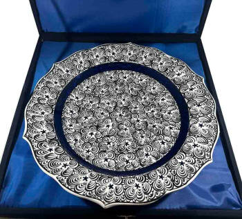 Schwarz-weiße Harmonie – Iznik-Keramikteller - 3