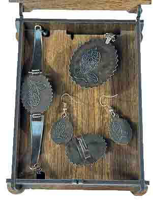 İznik Schmuckset mit Nelkenmotiv – Geschenkidee für Damen - 3