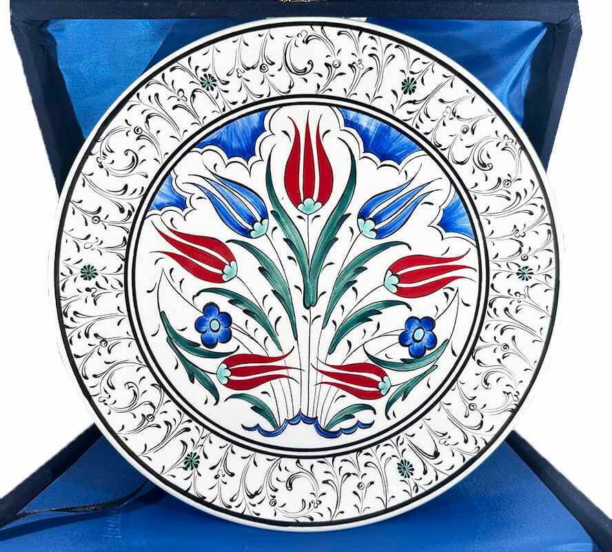 İznik-Teller mit osmanischem Lale-Frühlingsmotiv – Geschenk mit VIP-Box (25 cm / 9.84 inch) - 1