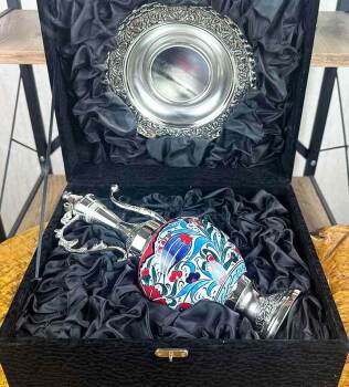 Iznik-Tulpen und Nelkenblüten – silberbeschichtetes Keramik-Kannen-Set - 2
