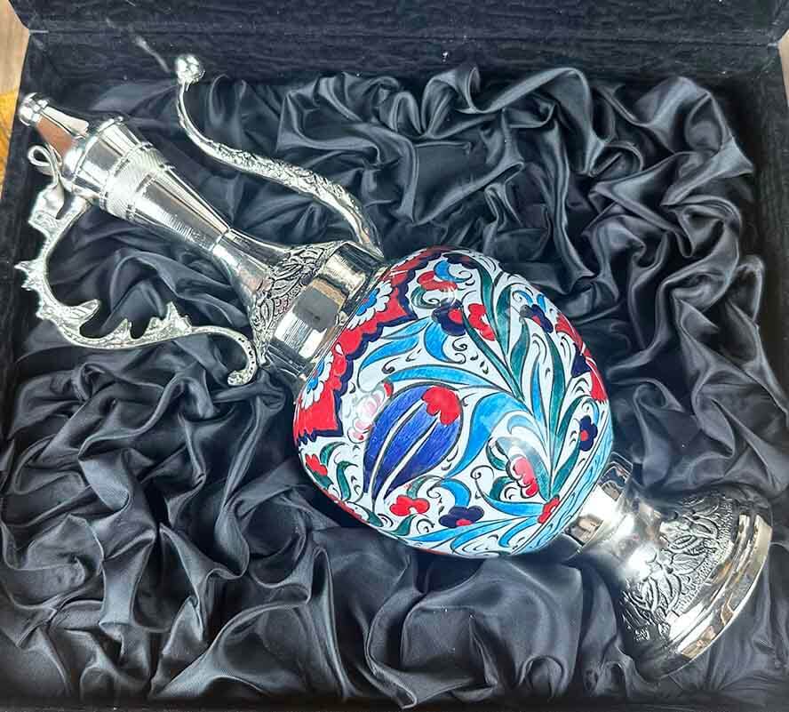 Iznik-Tulpen und Nelkenblüten – silberbeschichtetes Keramik-Kannen-Set - 3