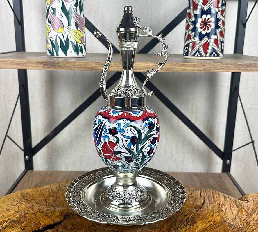 Iznik-Tulpen und Nelkenblüten – silberbeschichtetes Keramik-Kannen-Set - 1