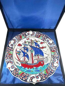 Kalyon Desenli İznik Çini Tabak – Yeni Başlangıç ve Kariyer Hediyesi - 3