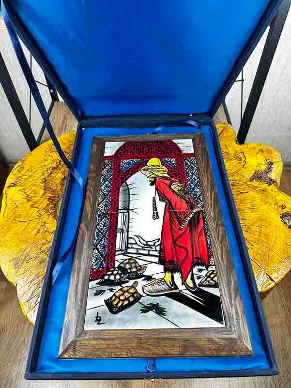 Kaplumbağa Terbiyecisi – Handgefertigtes Iznik-Keramikbild nach Osman Hamdi Bey - 4