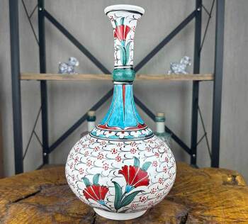 Karanfilgarten Iznik-Keramikvase – Kunst und Eleganz vereint - 1