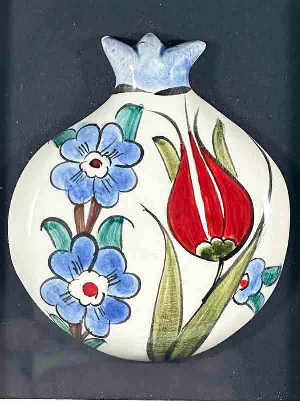 Kırmızı Lale ve Mavi Çiçekler – İznik Çinili Nar Plaket - 2