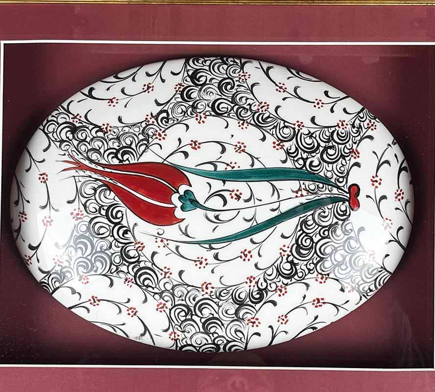 Kırmızı Lalenin Zarafeti – İznik Çini Pano - 3