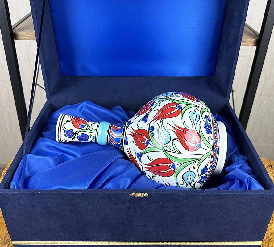 Lale Bahçesi Esintisi – İznik Çini Vazo - 2