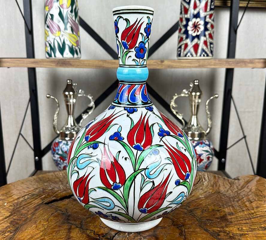 Lale Bahçesi Esintisi – İznik Çini Vazo - 1