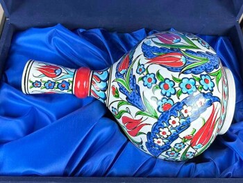 Lalelerin Zarafeti – İznik Çini Vazo - Çini Evi (1)