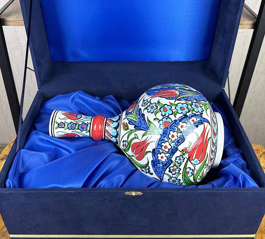 Lalelerin Zarafeti – İznik Çini Vazo - 3